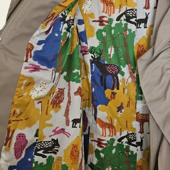 Women’s Ruffled Tie-Waist Trench Coat - Taupe - Picture 4 of 6